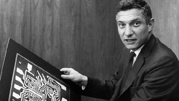 Robert Noyce, integrated circuit inventor